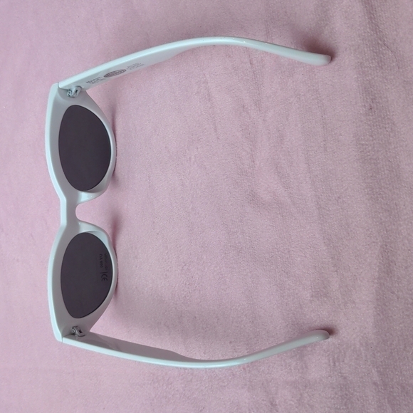 Petals and Peacocks White Round Sunglasses - Picture 5 of 6